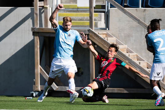 Gefles Niclas Håkansson och Östersunds Cesar Weilid