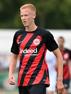 Bläddra bland fler bilder av Fotboll, Bundesliga, Hugo Larsson, Eintracht Frankfurt