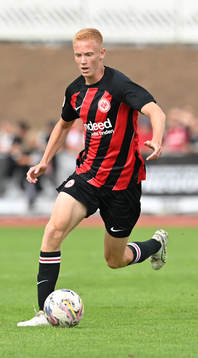 Hugo Larsson fotografiert beim Fuﬂball Testspiel Spiel SG