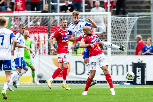 IFK Norrköpings Marco Lund Nielsen och Degerfors Pashang