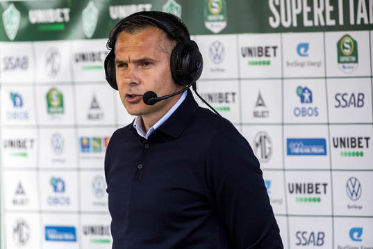 Östers tränare Srdjan Tufegdzic innan  fotbollsmatchen i