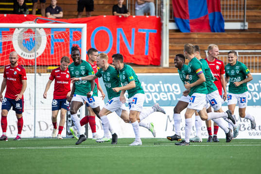 Brages spelare jublar