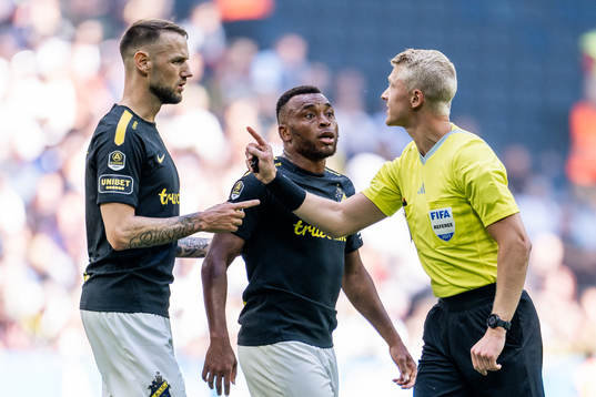 AIKs Alexander Milosevic och Abdussalam Magashy i