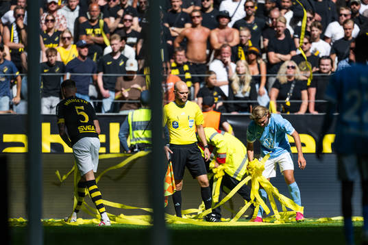 AIKs Alexander Milosevic och Malmö FFs Sebastian Nanasi