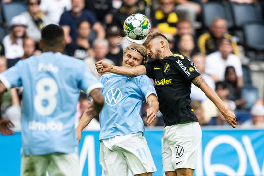 Malmö FFs Sebastian Nanasi och AIKs Anton Salétros