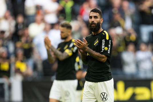 AIKs Jimmy Durmaz deppar