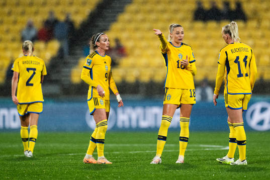 Kosovare Asllani, Fridolina Rolfö and Stina Blackstenius