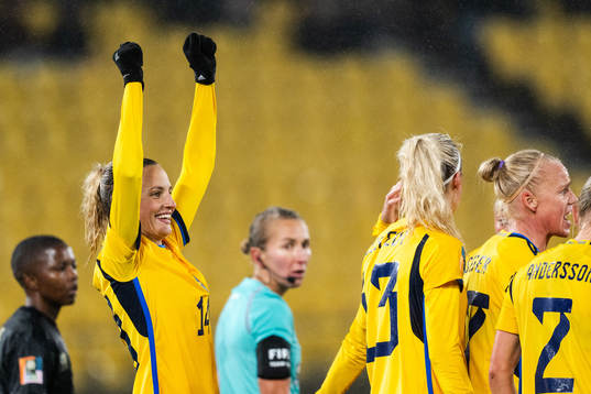 Nathalie Björn celebrate
