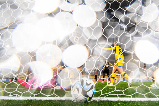 Lina Hurtig celebrate