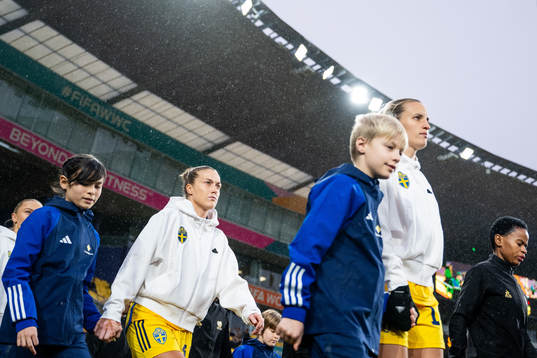 Filippa Angeldahl and Nathalie Björn of Sweden enter the