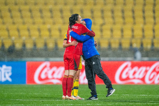 goalkeeper Zecira Musovic and assistant coach Victoria
