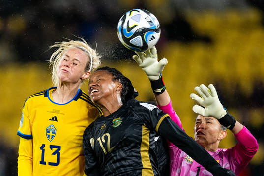 Amanda Ilestedt of Sweden in a duel Jermaine Seoposenwe and