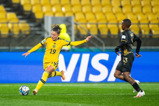 Johanna Rytting Kaneryd of Sweden and Bambanani Mbane of