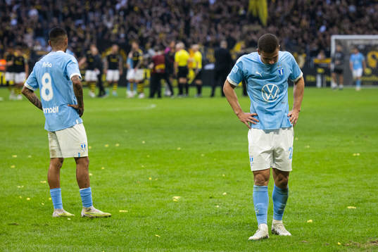 Malmö FFs Sergio Pena och Gabriel Busanello deppar
