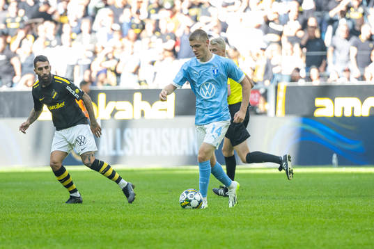 Malmö FFs Sebastian Jörgensen och AIKs Jimmy Durmaz