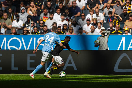 AIKs Erick Otieno och Malmö FFs Lasse Nielsen