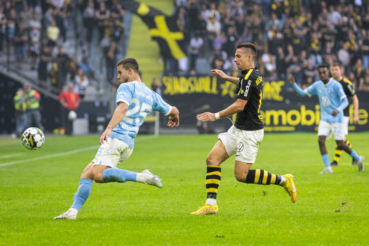 Malmö FFs Gabriel Busanello och AIKs Dino Besirovic