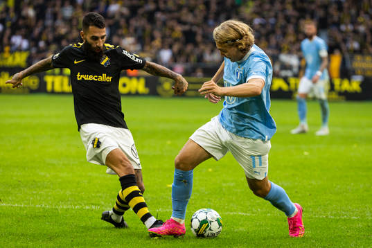 AIKs Jimmy Durmaz och Malmö FFs Sebastian Nanasi