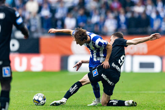 IFK Göteborgs Arbnor Mucolli och Halmstads Viktor Granath