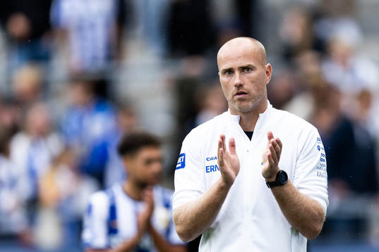 IFK Göteborgs tränare Jens Berthel Askou tackar publiken