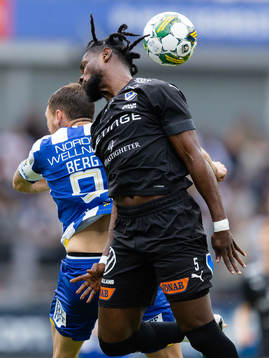 IFK Göteborgs Marcus Berg och Halmstads Joseph Baffoe