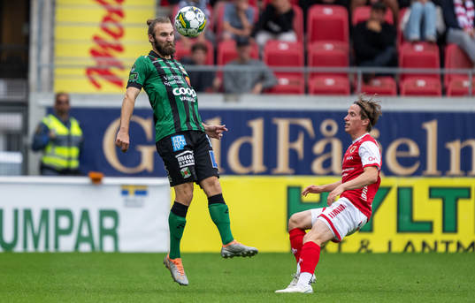 Varbergs Oskar Sverrisson och Kalmars Johan Karlsson