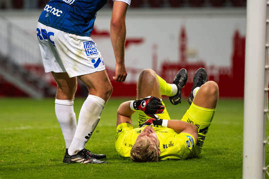 Trelleborgs målvakt Kasper Thiesson Kristensen har ont