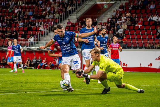 Trelleborgs Mattias Andersson och målvakt Kasper Thiesson