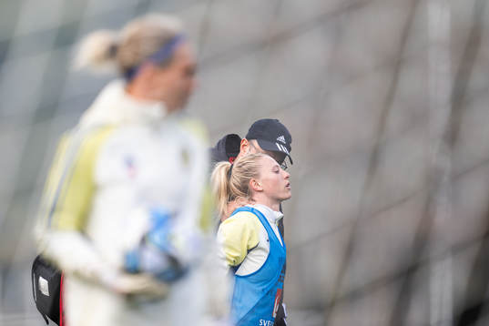 Rebecka Blomqvist in pain of the Swedish women's national