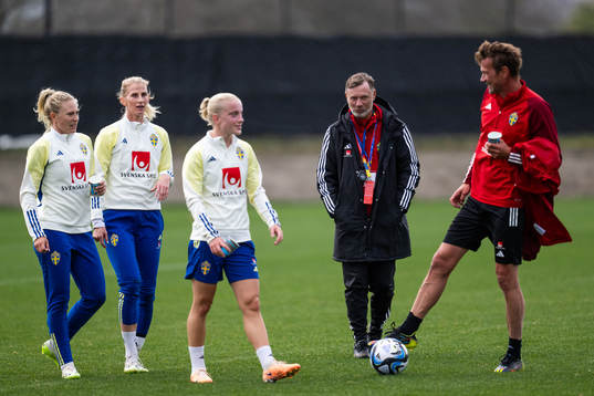 Rebecka Blomqvist, Sofia Jakobsson, Anna Sandberg, head