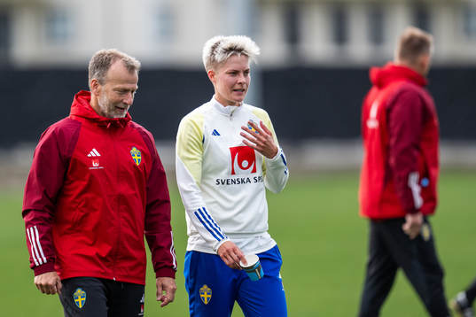 Physiotherapist Pontus Ekblom and Lina Hurtig of the