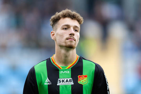 GAIS Anes Cardaklija innan fotbollsmatchen i Superettan