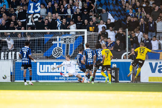 Mjällbys David Löfquist gör 1-1