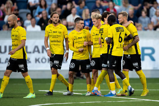 Mjällbys David Löfquist jublar