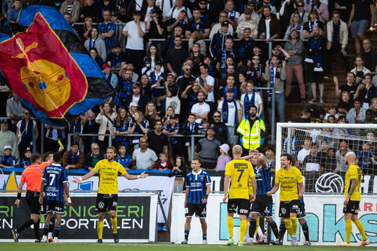 Domare Joakim Östling dömer straff