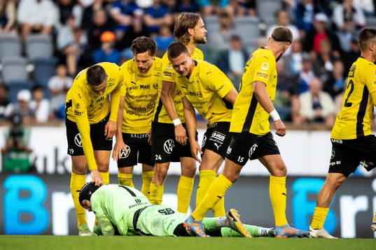 Mjällbys spelare jublar