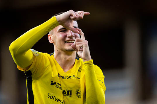 Mjällbys Noah Eile jublar
