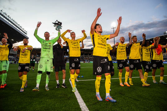 Mjällbys spelare jublar