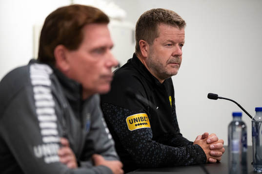 Sirius tränare Christer Mattiasson och Mjällbys tränare
