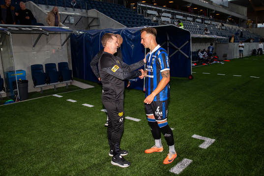 Mjällbys tränare Anders Torstensson och Sirius Henrik