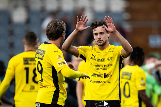 Mjällbys Colin Rösler jublar
