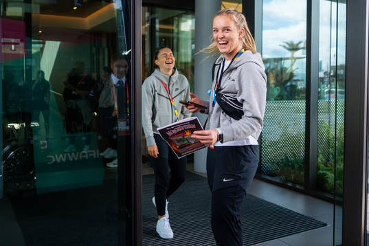 Vilde Bøe Risa and goalkeeper Guro Pettersen of the