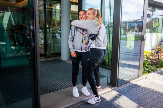 Vilde Bøe Risa and goalkeeper Guro Pettersen of the