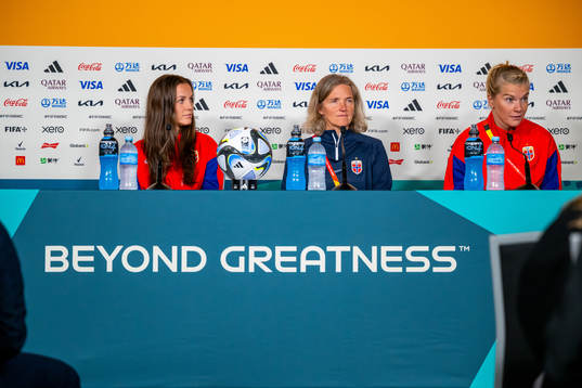 Tuva Hansen, head coach Hege Riise and Ada Hegerberg of the