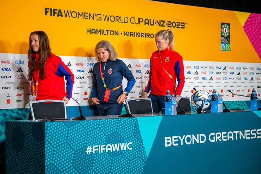 Tuva Hansen, head coach Hege Riise and Ada Hegerberg of the