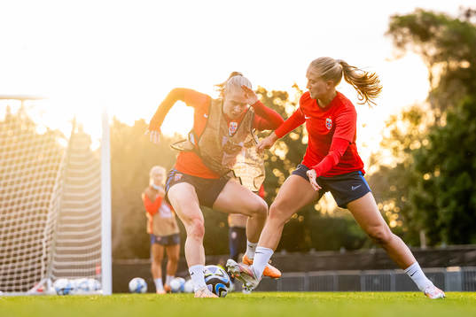 Thea Bjelde and Amalie Eikeland of the Norwegian women’s
