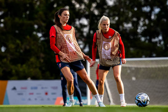 Ingrid Syrstad Engen and Sophie Román Haug of the
