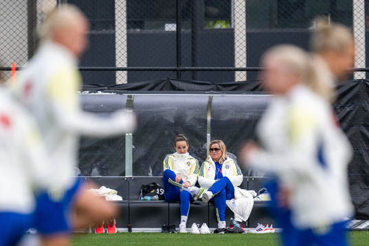 Kosovare Asllani and Team Manager Marika Domanski Lyfors of
