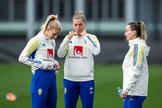 Sofia Jakobsson, Linda Sembrant and Kosovare Asllani of the