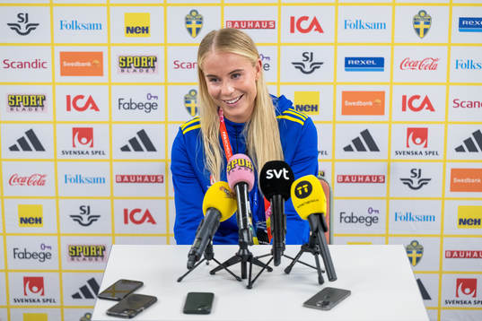 Stina Lennartsson of the Swedish women's football team at a